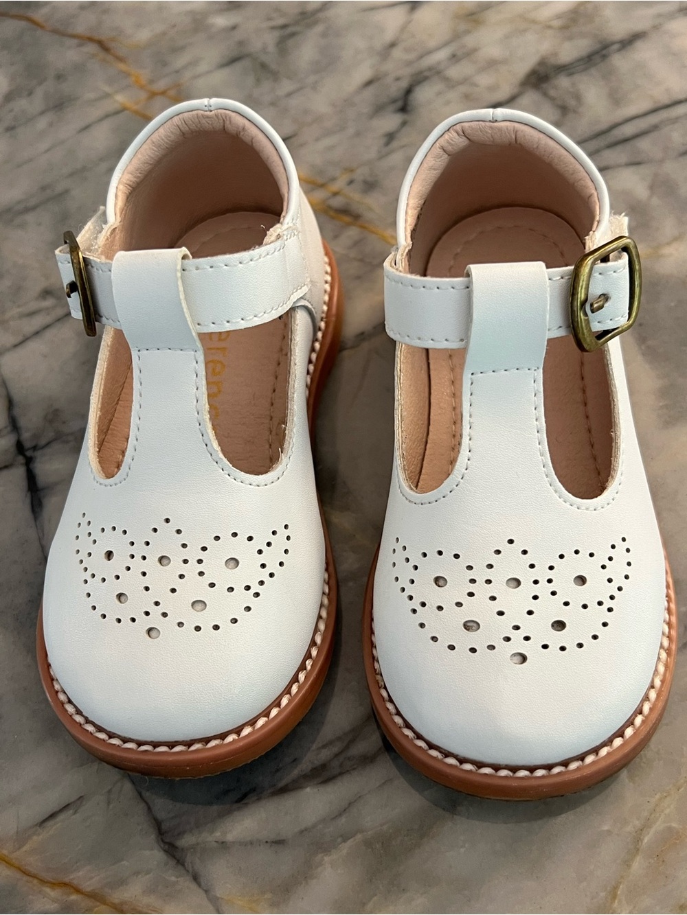 🤍Like New🤍 Classic White T-Strap Toddler Shoes - Size 6
